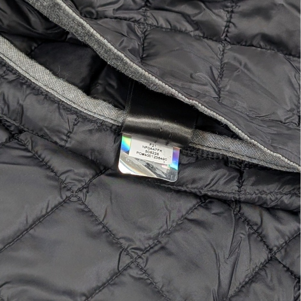 The North Face Thermoball Shirt Jacket Mens Black Logo Quilted Puffer Gorpcore - Picture 9 of 10